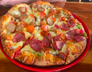 Pizza Port signature dishes BBQ Chicken
San Francisco Pizza
Lahaina Pizza